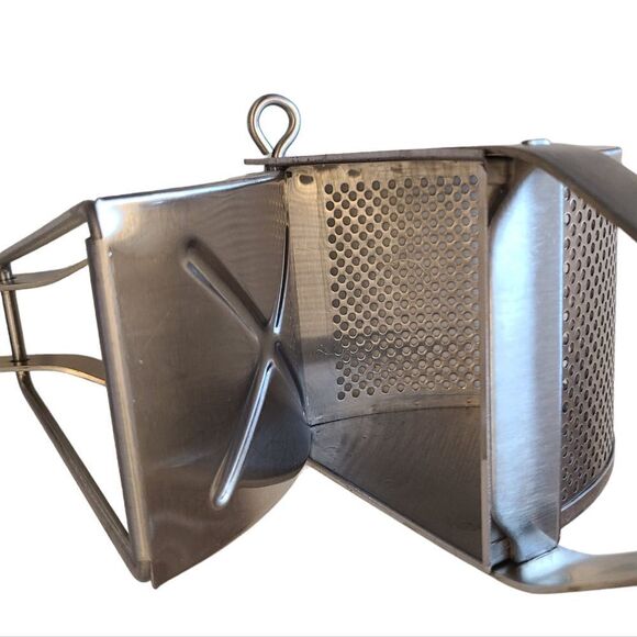 Ricer Bethany Housewares 880 Potato Ricer Heavy Duty 12" High Quality - Picture 4 of 13